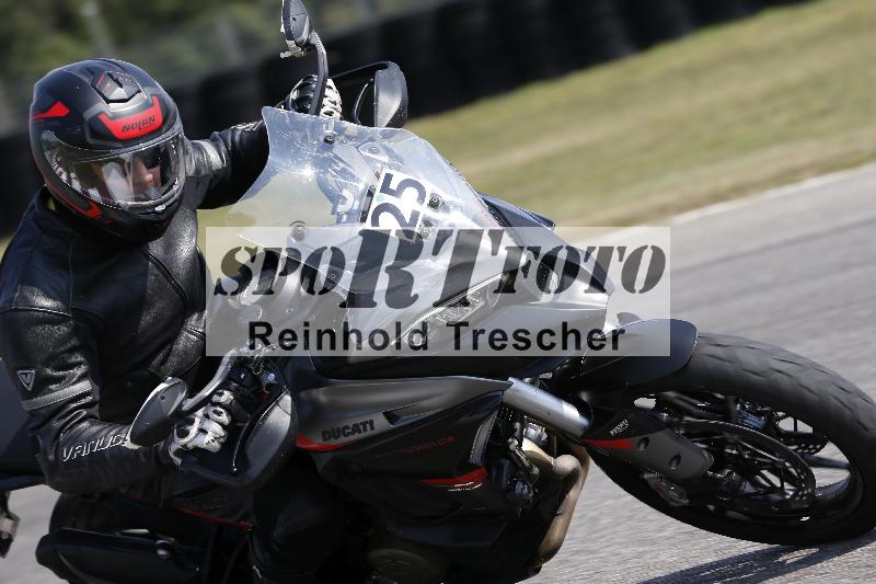 Archiv-2025/49 26.08.2025 Cornu Master School ADR/gruen-vert/25